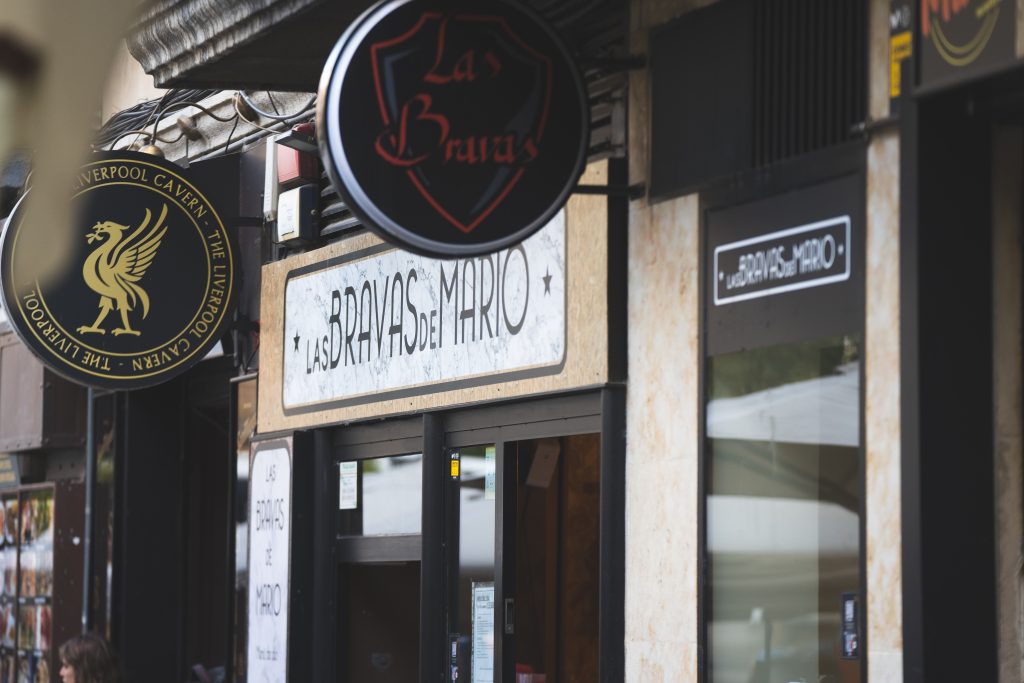 Fachada local Las Bravas de Mario en Salamanca